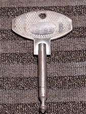 CHIAVE A CHIODO AUTO D'EPOCA